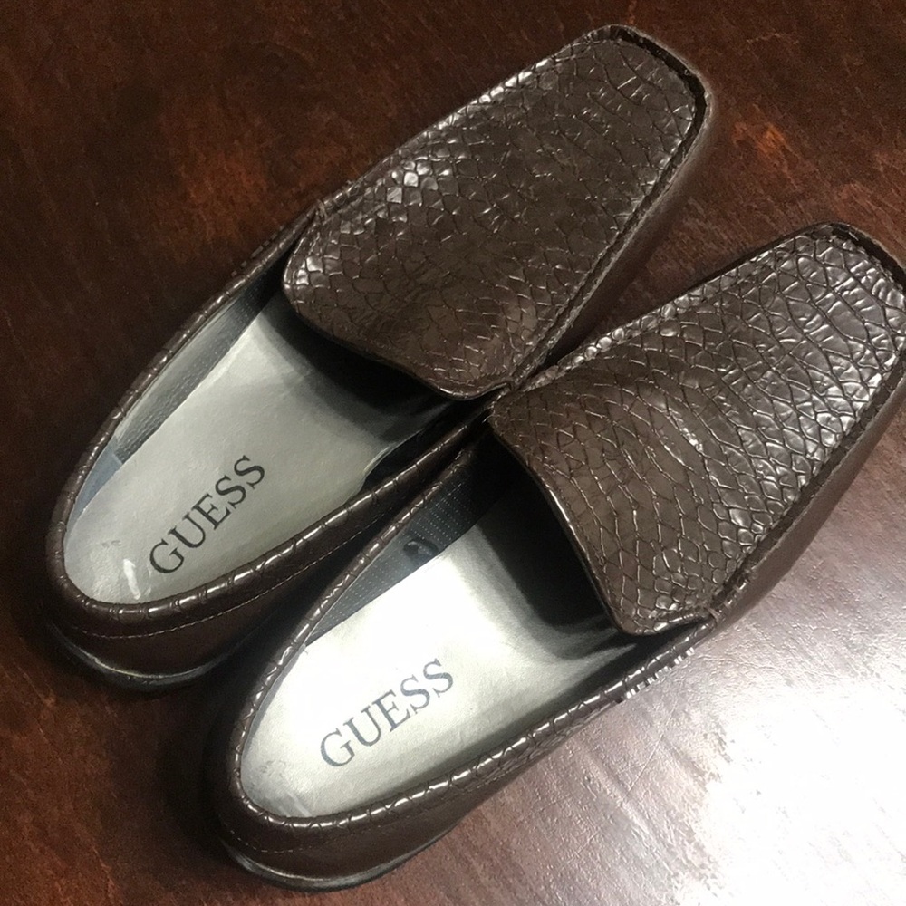 GUESS MAN LOAFERS NEVER WORN